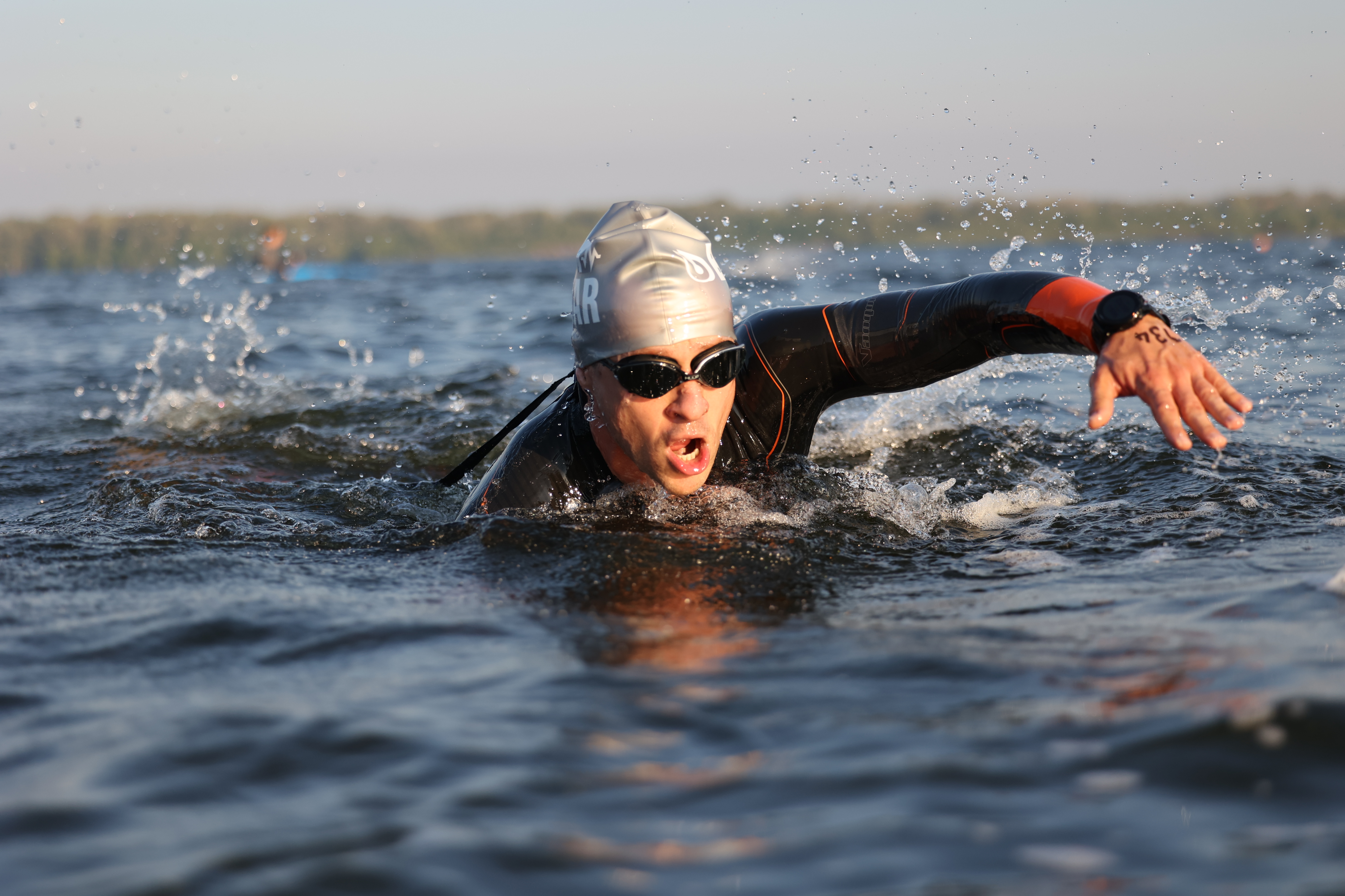 Waters ural. Заплыв на открытой воде 2024. Триатлон в Самаре. Заплыв на открытой воде 2024 x-Waters. Ночной заплыв 2024.