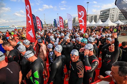 Two Thousand Athletes Participated in Triathlon Competition in Sochi